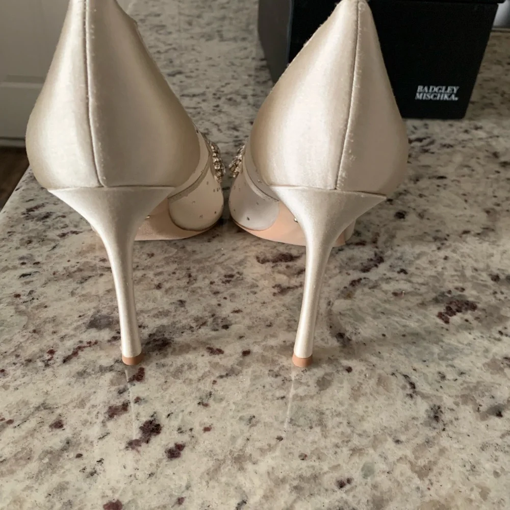 Badgley Mischka Quintana Crystal & Mesh High-Heel Pumps Size 9.5 - Picture 10 of 16